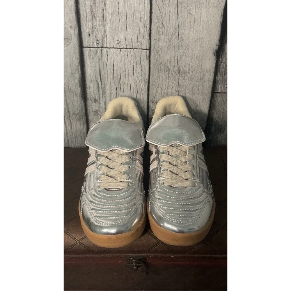 Steve Madden NYC Madrid Womens Silver Mirror Metallic Sneakers Stripes Size 5.5